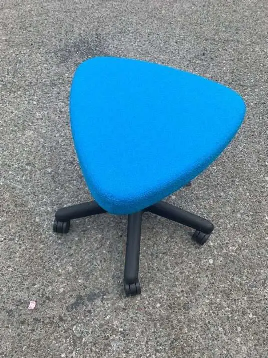 0360-Stool-spinners-Teknion