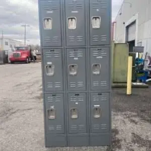 Metal locker cabinet